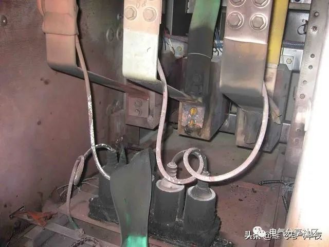 輕微開(kāi)關(guān)柜故障會(huì)造成重大損失，請(qǐng)注意高壓電工