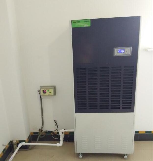 如何消除高壓室開關柜濕度的問題？