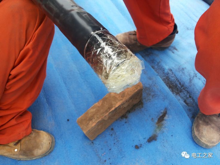 一條完成開關柜安裝，電纜橋架施工，電纜敷設及布線施工，照明配電箱施工