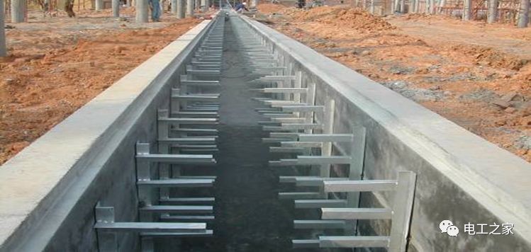 一條完成開關柜安裝，電纜橋架施工，電纜敷設及布線施工，照明配電箱施工