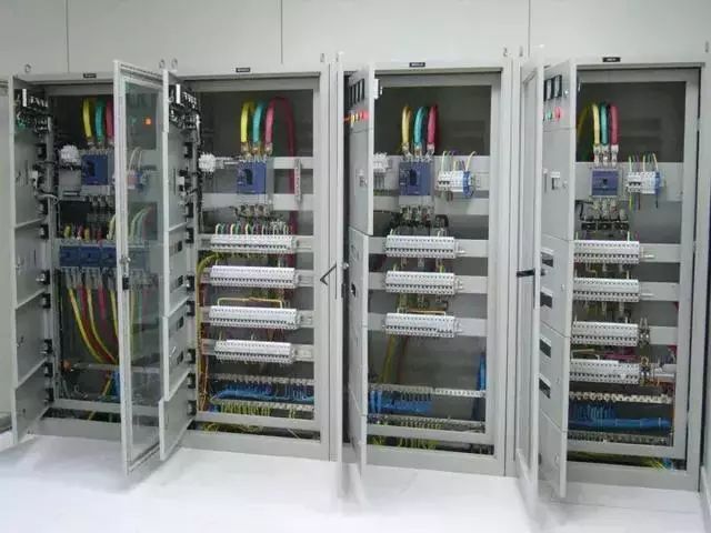 你認為配電箱系統(tǒng)圖怎么樣？圖片中的符號是什么意思？