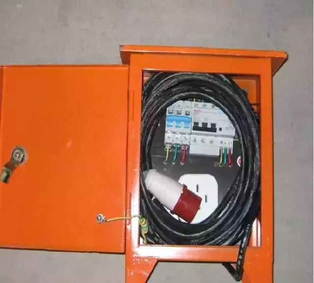 施工現(xiàn)場(chǎng)臨時(shí)用電配電箱及開(kāi)關(guān)箱配置和使用說(shuō)明，圖示詳圖