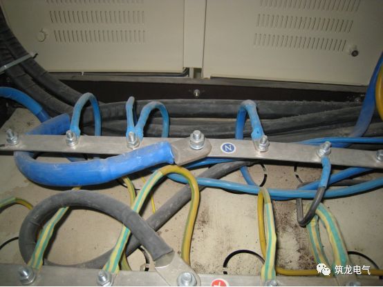 《建筑電氣工程施工質(zhì)量驗收規(guī)范》GB50303-2015 配電箱(機(jī)柜)安裝詳細(xì)說明！