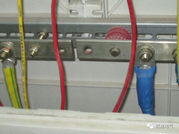 《建筑電氣工程施工質(zhì)量驗收規(guī)范》GB50303-2015 配電箱(機(jī)柜)安裝詳細(xì)說明！