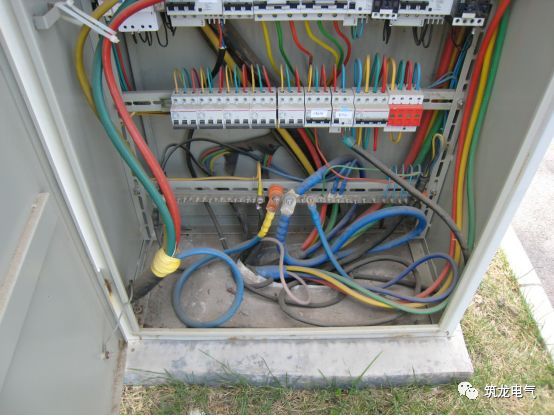 《建筑電氣工程施工質(zhì)量驗收規(guī)范》GB50303-2015 配電箱(機(jī)柜)安裝詳細(xì)說明！