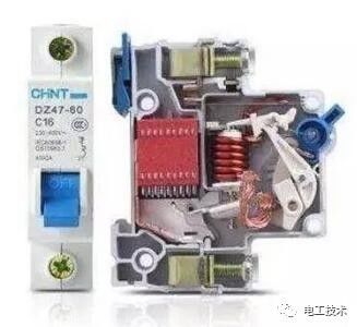 分析了配電箱的內(nèi)部結(jié)構(gòu)，誰能理解它？