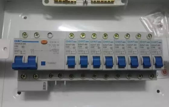 家庭配電箱分配如何合理？這種裝置確保你的家在50年內(nèi)不會(huì)被絆倒。