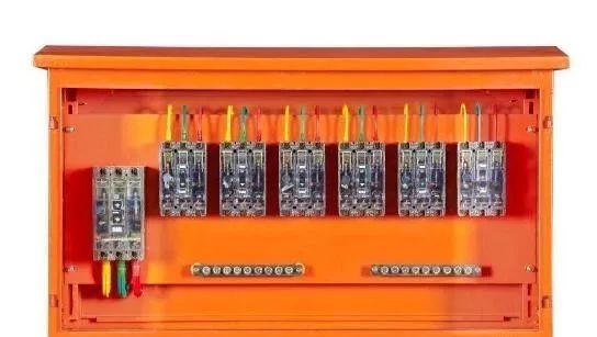 配電箱標(biāo)準(zhǔn)、接線方法、安裝方法和分類等。被詳細(xì)描述并且一次清楚。