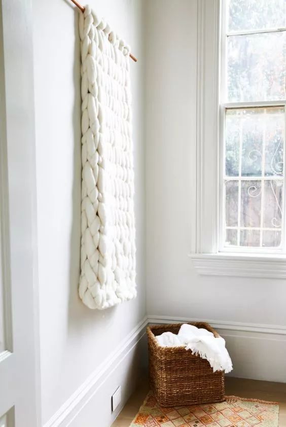 你家人的配電箱隱藏得好嗎？新房子的裝飾看起來很漂亮，因為做得很好。