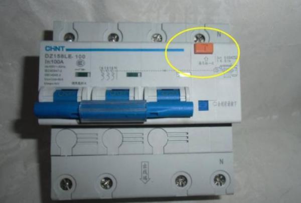 配電箱在此生命安全鍵中，務必記住每月按一次，事故會遲到