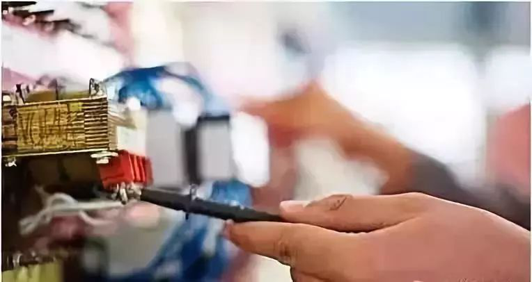 配電柜安裝禁忌:一個(gè)錯(cuò)誤往往會(huì)導(dǎo)致無盡的麻煩。