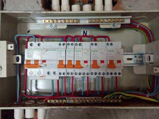 用戶配電箱主開關(guān)是否需要漏電保護？經(jīng)驗總結(jié)告訴你