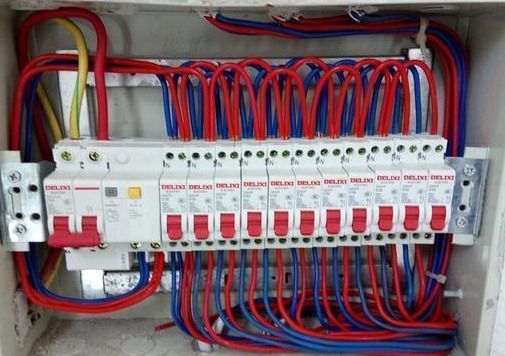 配電箱開(kāi)關(guān)的并聯(lián)方法是什么？讀完之后，我學(xué)到了很多。讓我們趕快把它收起來(lái)。