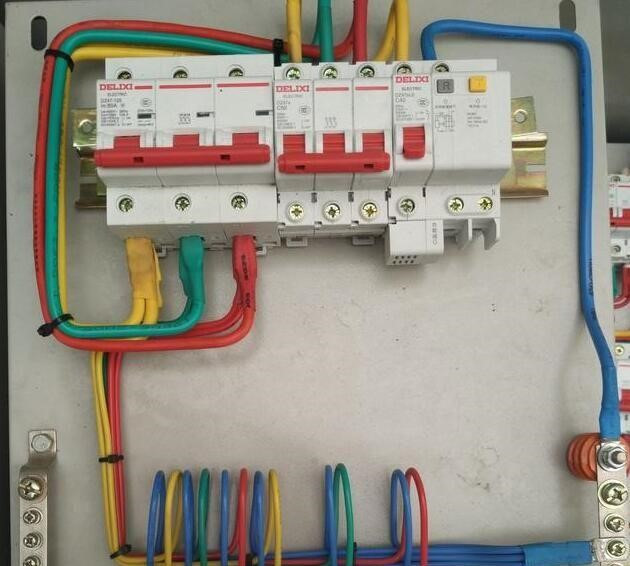 從入口線(xiàn)到配電箱的長(zhǎng)度不夠嗎？我會(huì)教你三招。我能解決任何分歧。完美！