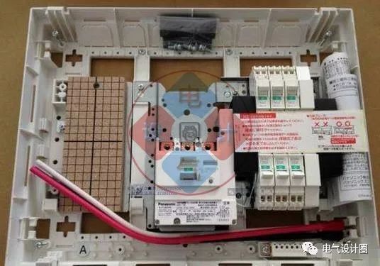 日本的配電箱設(shè)計太先進了，難怪國內(nèi)的漏電開關(guān)總是跳閘！