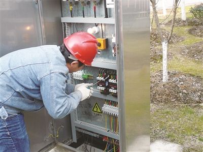 為什么市場(chǎng)上常見的配電箱全金屬板底盤？