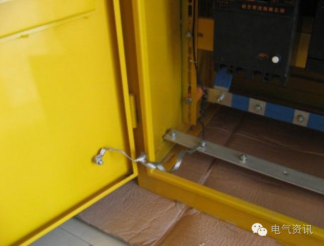 三級(jí)配電、二級(jí)漏電保護(hù)等。配電箱和施工要求(視頻附后)