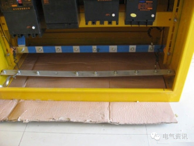 三級(jí)配電、二級(jí)漏電保護(hù)等。配電箱和施工要求(視頻附后)